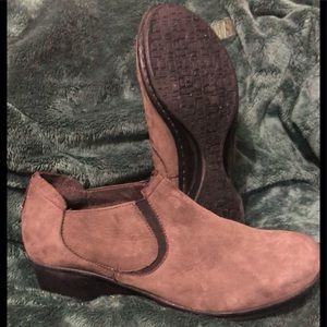 Dansko 39 Taupe Nubuck